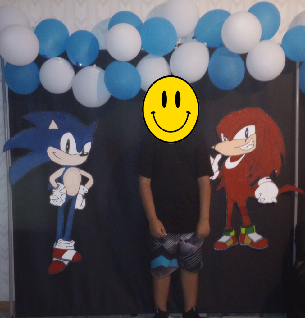 sonic & knuckles cutouts happy face